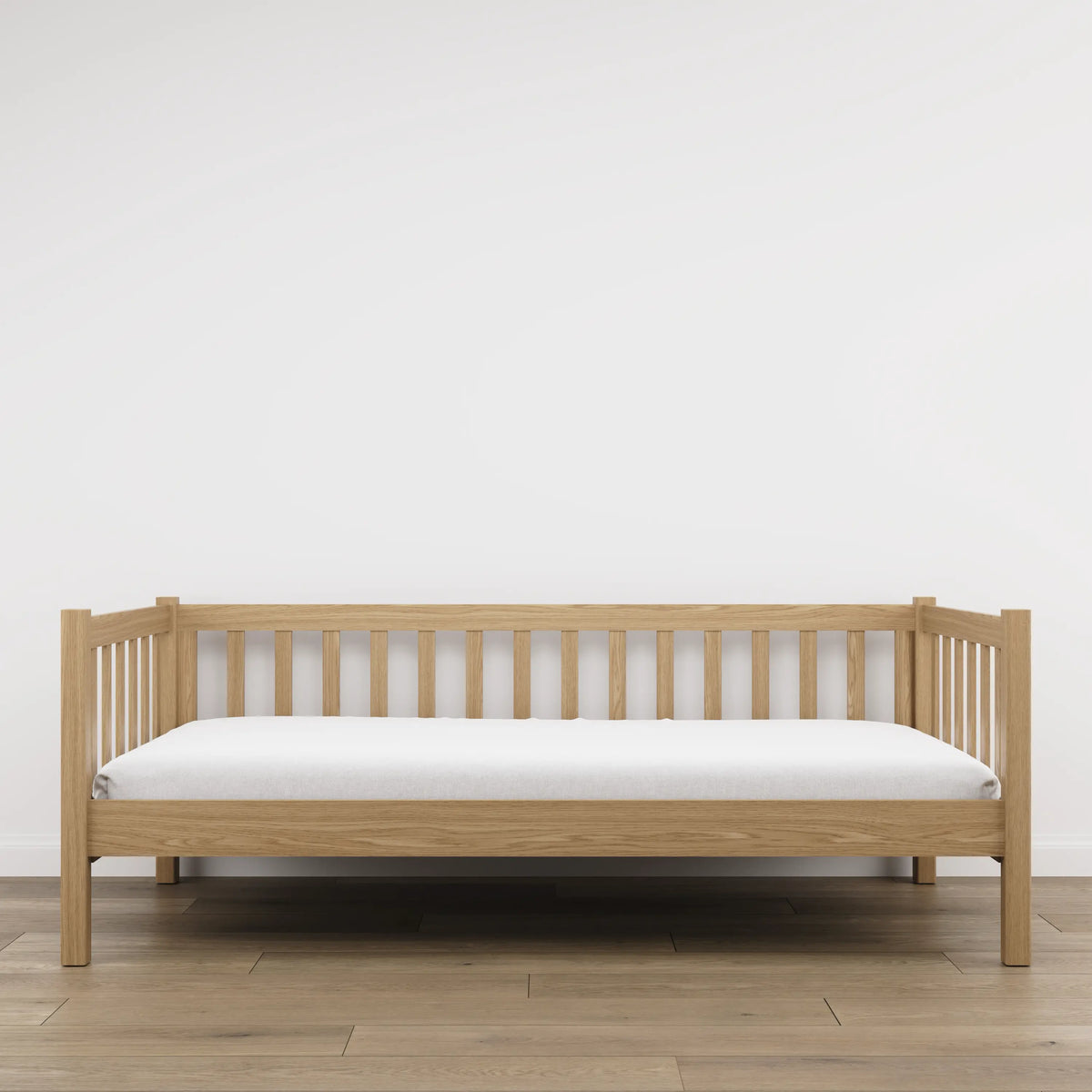 Łóżko sofa dębowe dąb naturalny – widok od wezgłowia, pokój dziecięcy