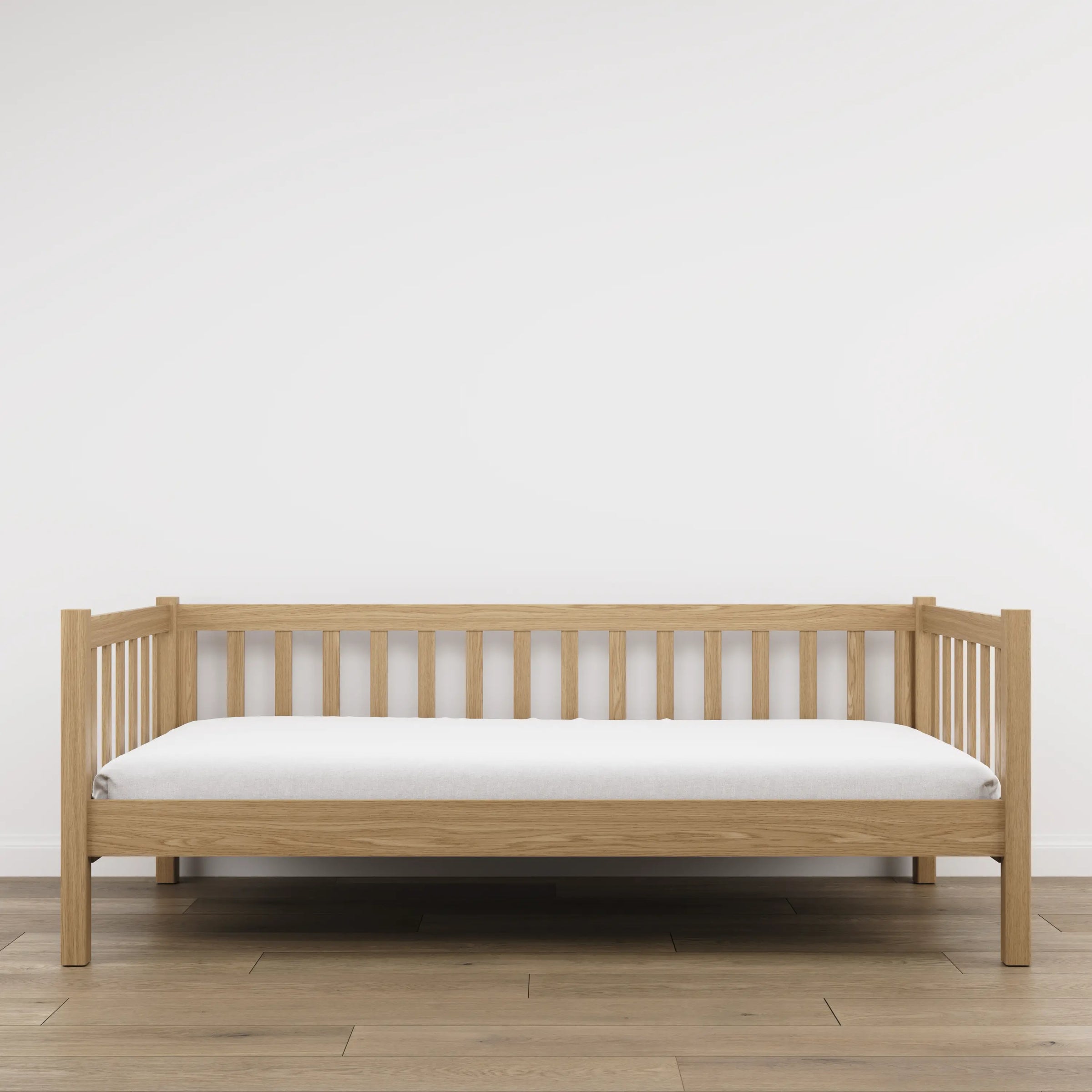 Łóżko sofa dębowe dąb naturalny – widok od wezgłowia, pokój dziecięcy